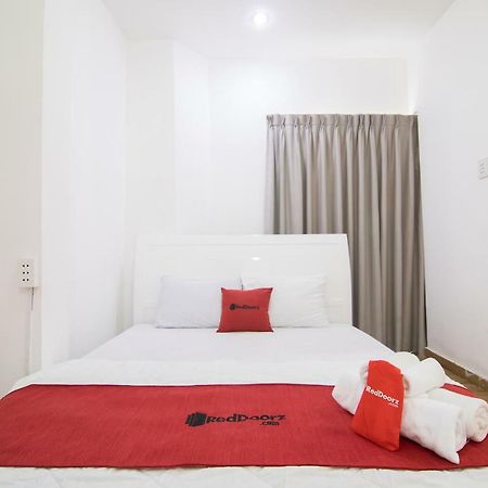 Reddoorz Plus Near Tan Dinh Market ホーチミン市 エクステリア 写真