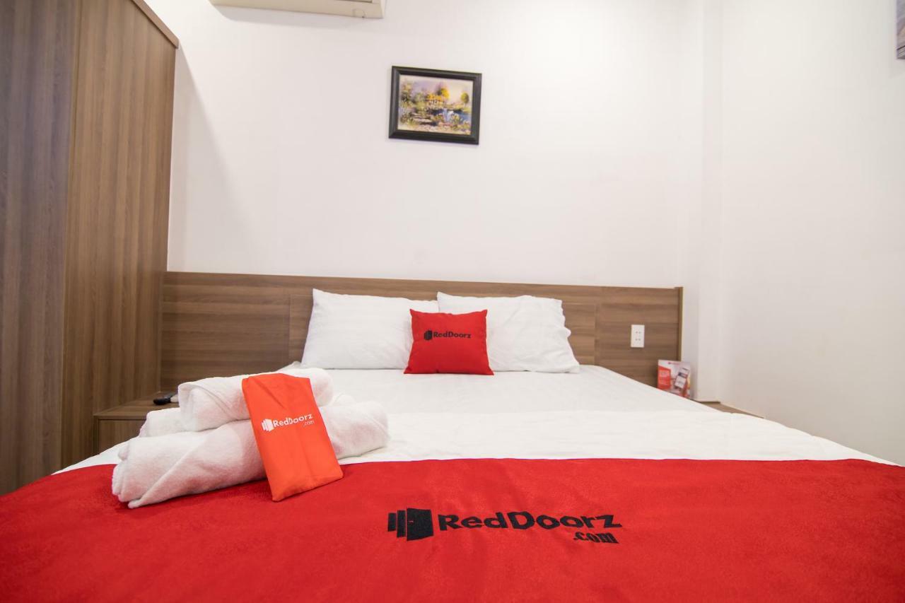 Reddoorz Plus Near Tan Dinh Market ホーチミン市 エクステリア 写真