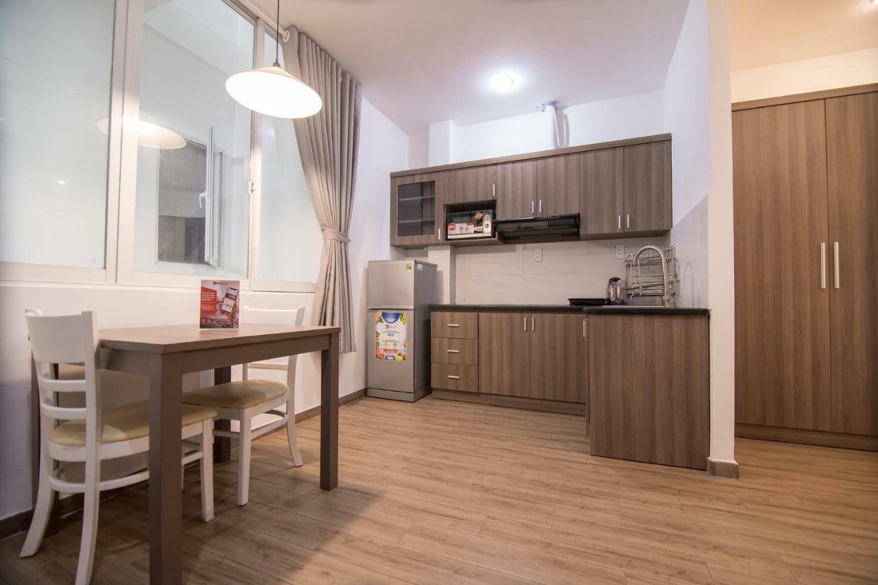 Reddoorz Plus Near Tan Dinh Market ホーチミン市 エクステリア 写真