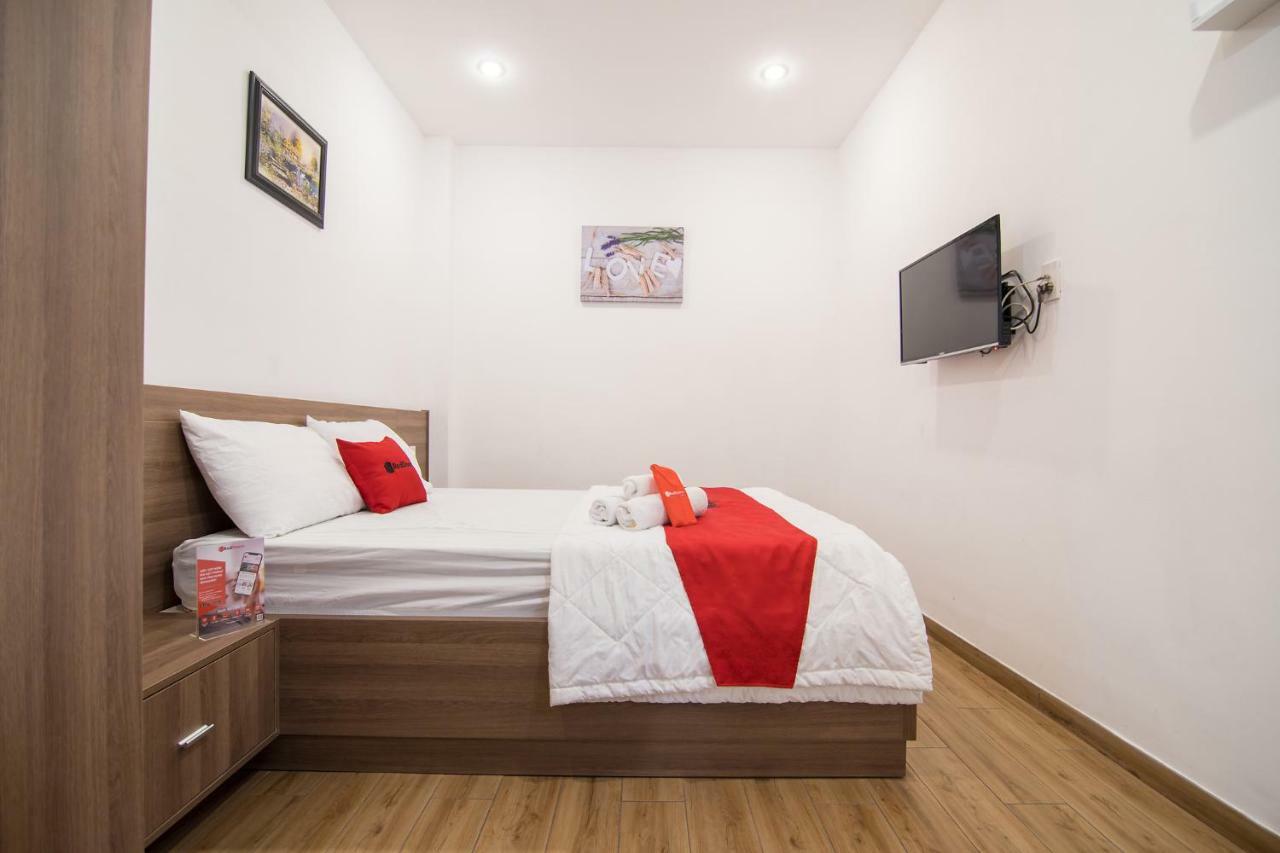Reddoorz Plus Near Tan Dinh Market ホーチミン市 エクステリア 写真