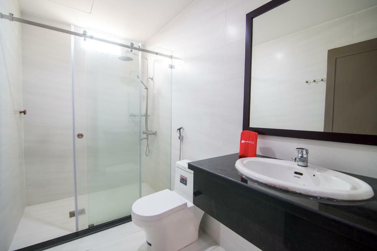 Reddoorz Plus Near Tan Dinh Market ホーチミン市 エクステリア 写真
